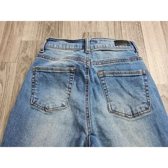 Black Label Juniors Size 1 Fringe Hem Whiskered Cropped Denim Blue Jeans - Picture 3 of 14